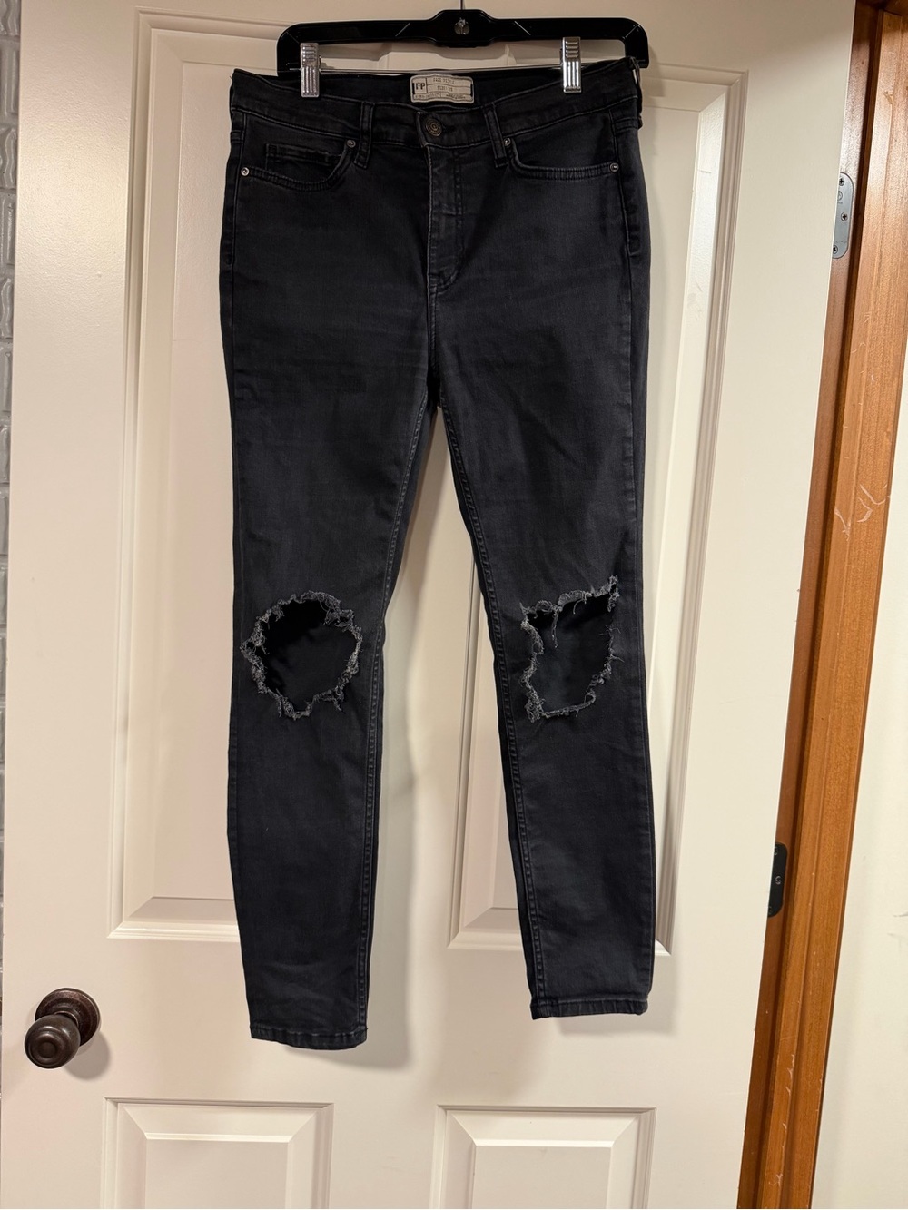 Free People Distressed Skinny Jeans Size 29